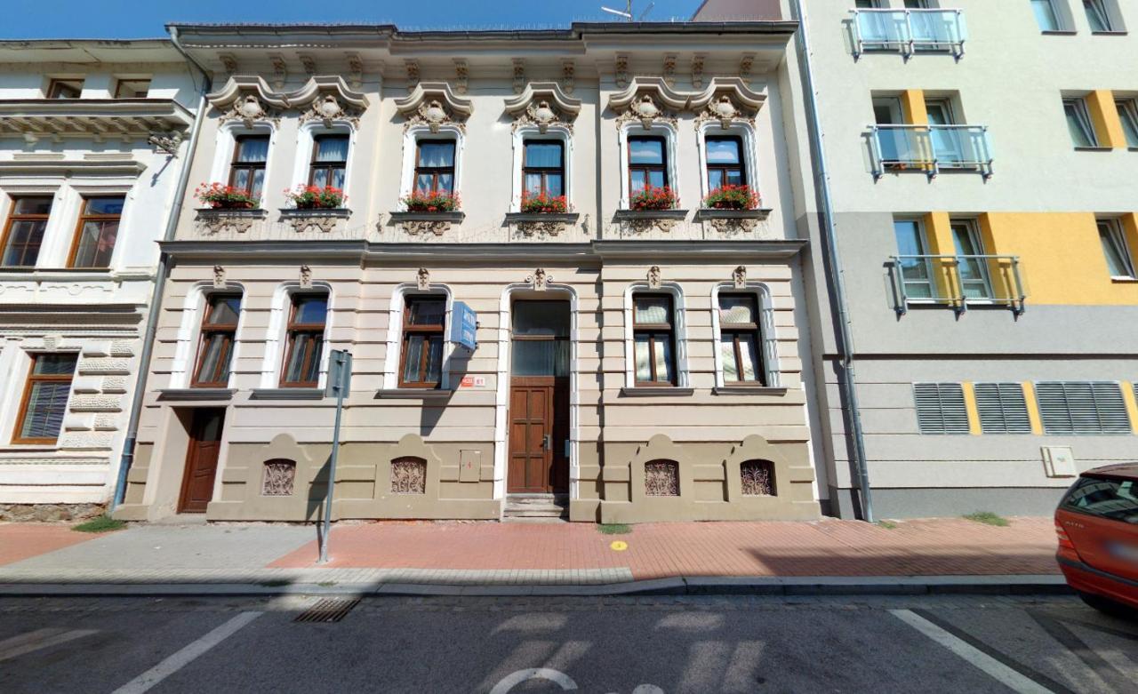 Penzion V Centru - Apartmány Smetanka Ceske Budejovice Exterior foto